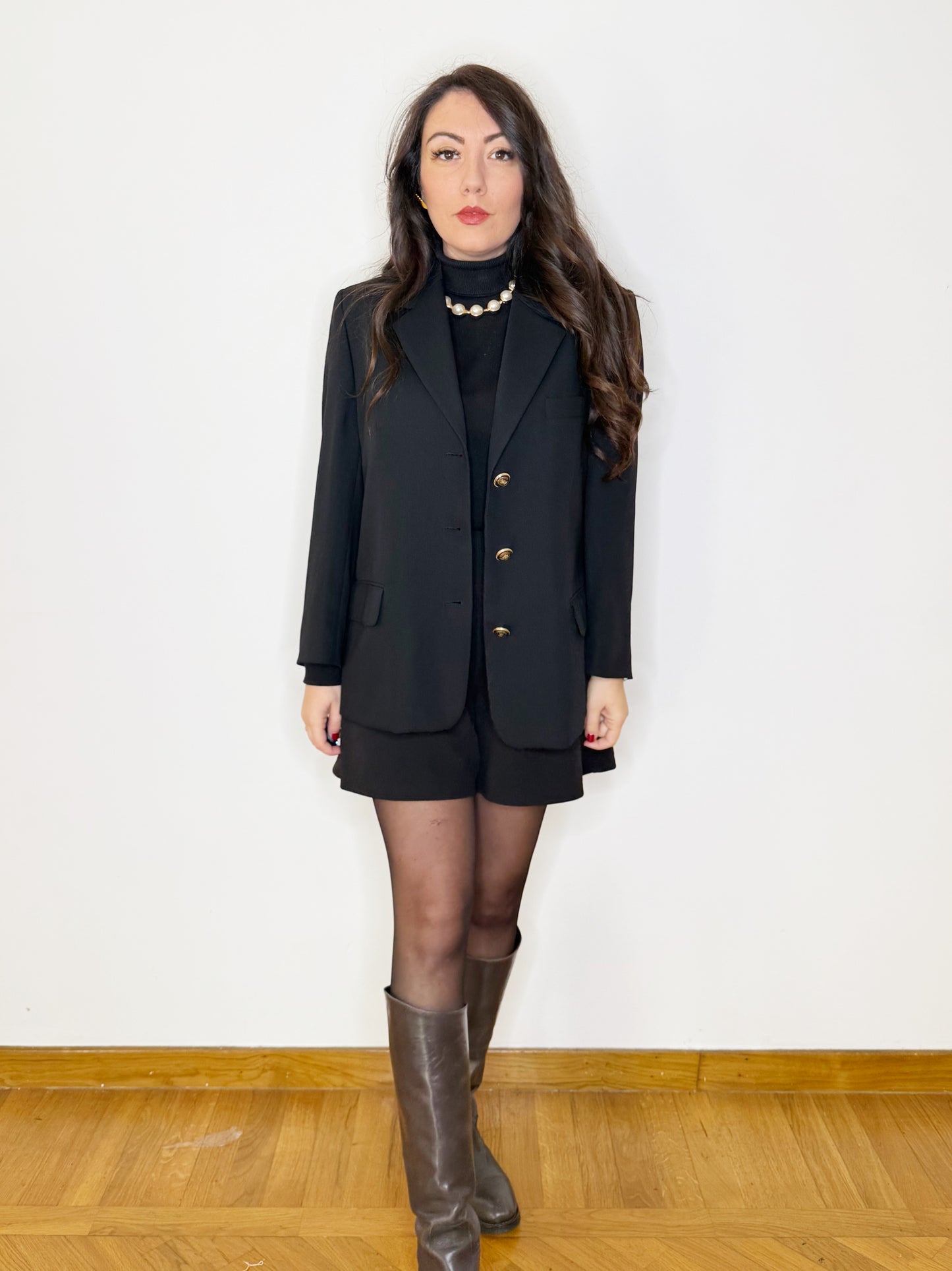 Giacca nera in crepe di lana