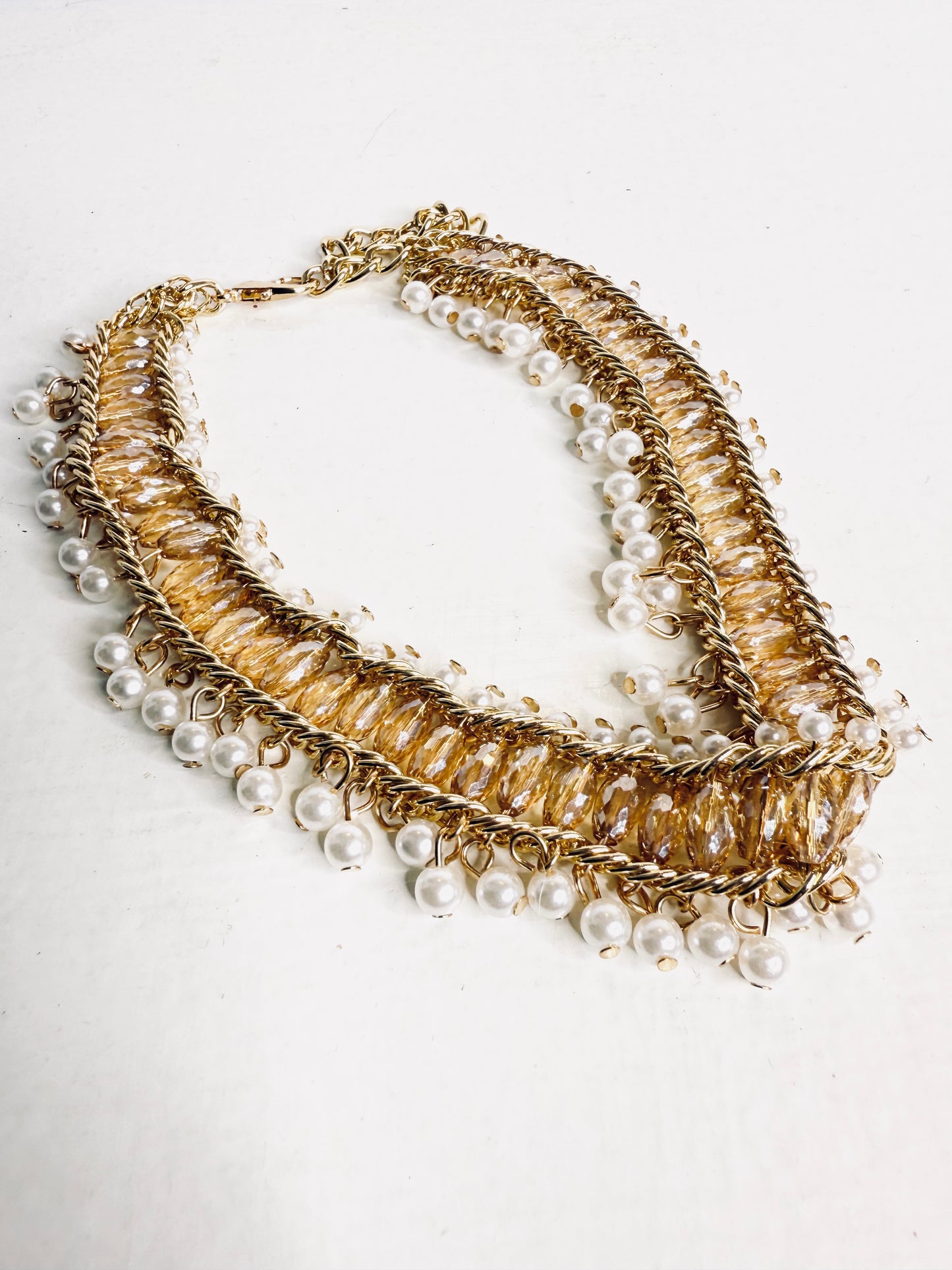 Collana con perle e perline