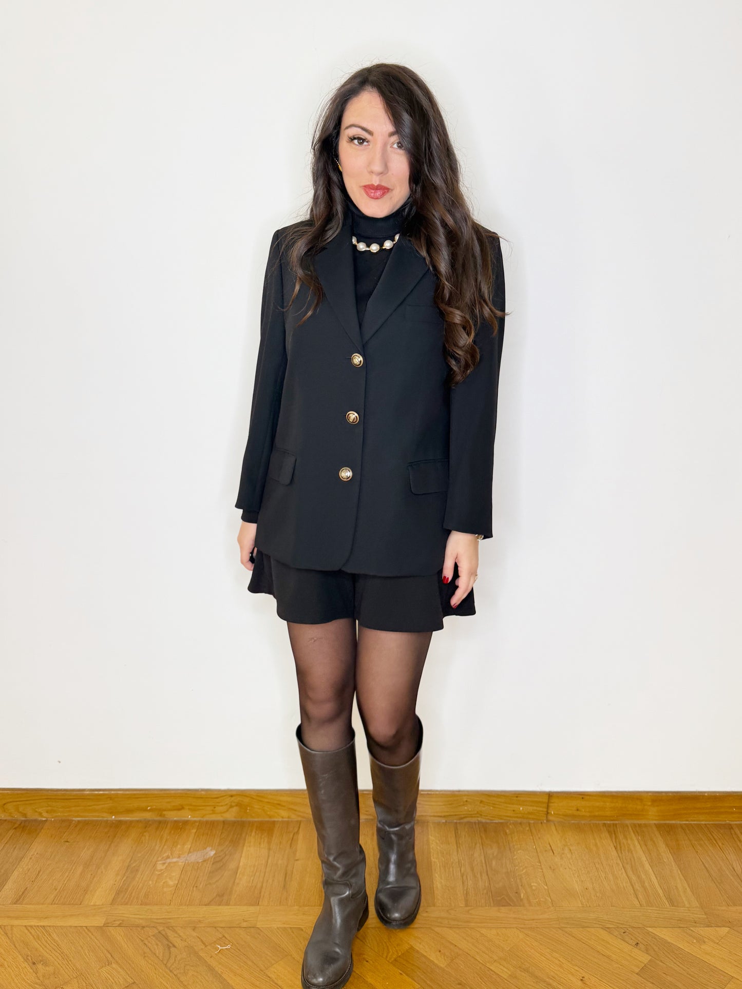 Giacca nera in crepe di lana