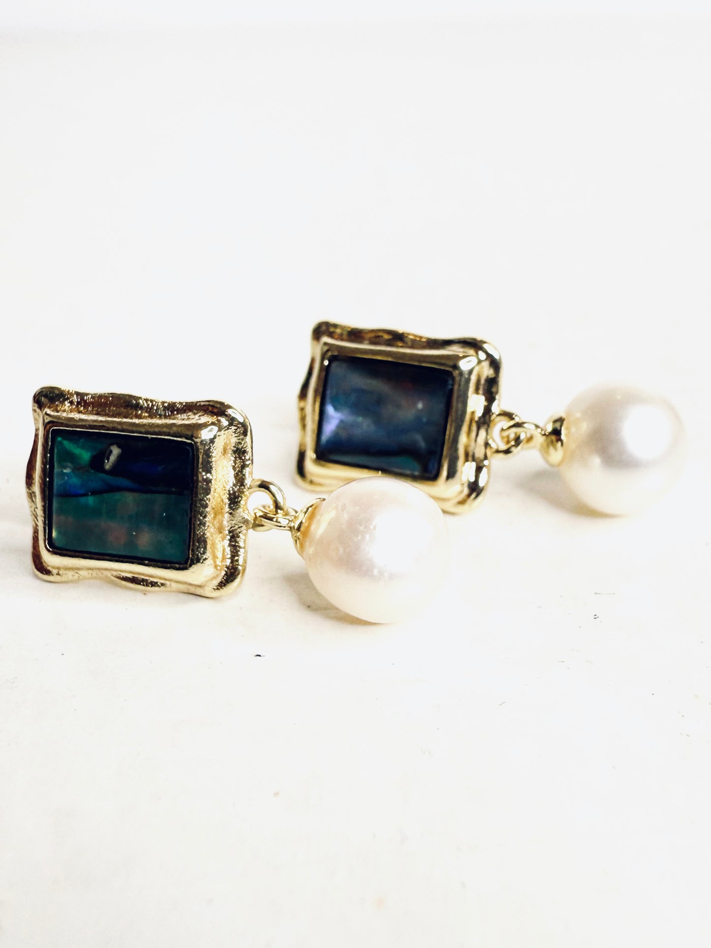 Orecchini con labradorite e perle