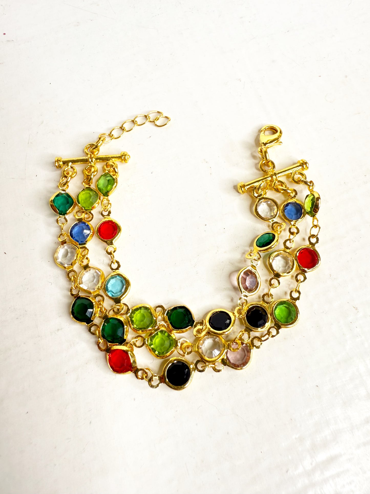 Bracciale multifilo con pietre colorate