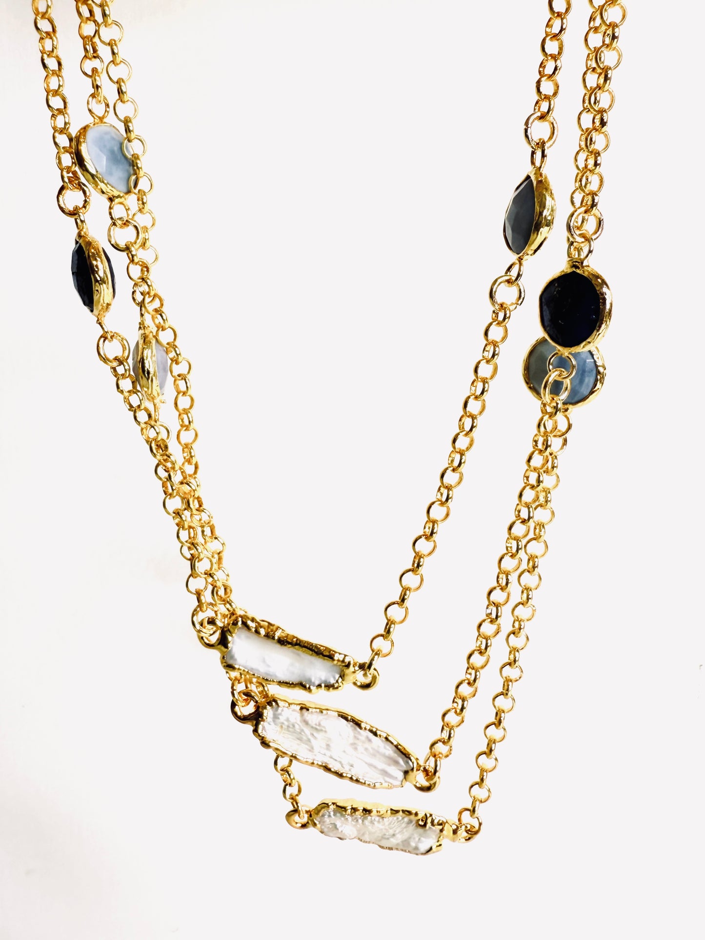 Collana con ametiste, opali e perle