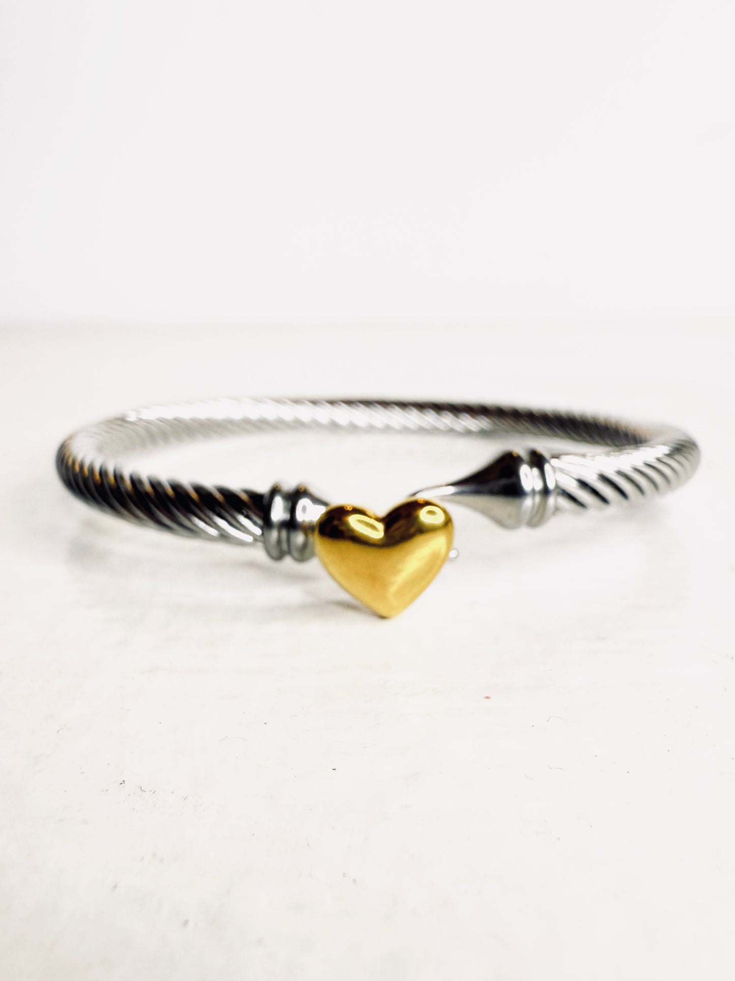 Bracciale semirigido con cuore
