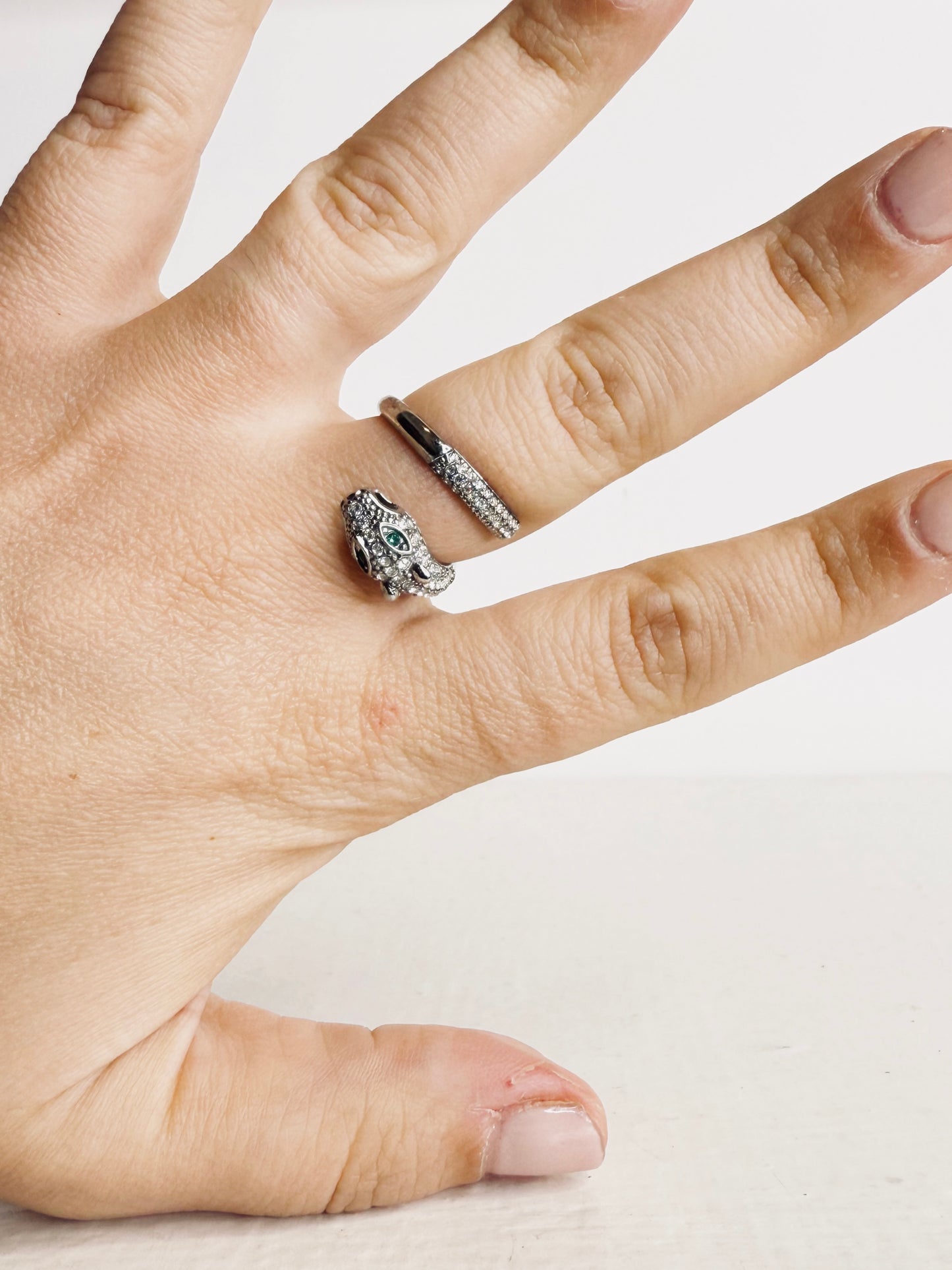 Anello serpente e strass