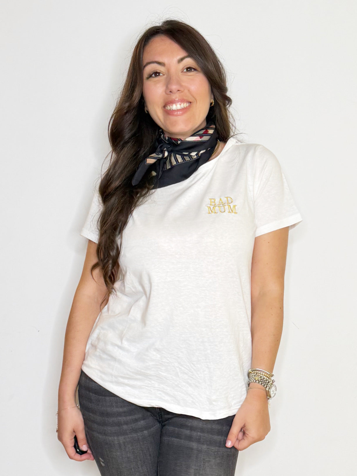 T-shirt bianca con ricamo
