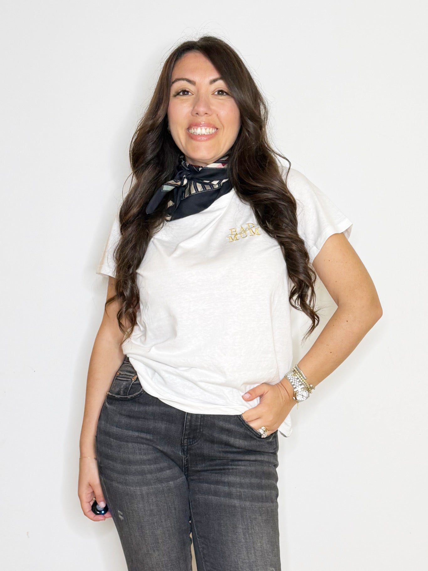 T-shirt bianca con ricamo