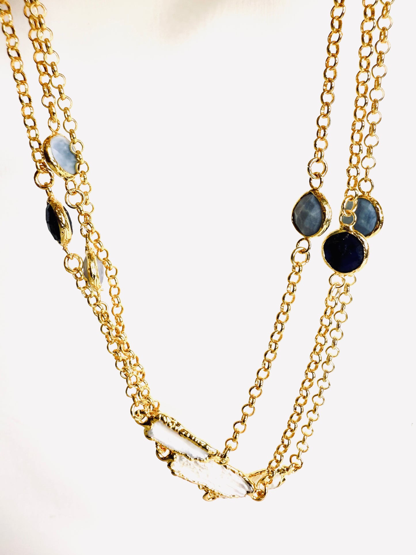 Collana con ametiste, opali e perle
