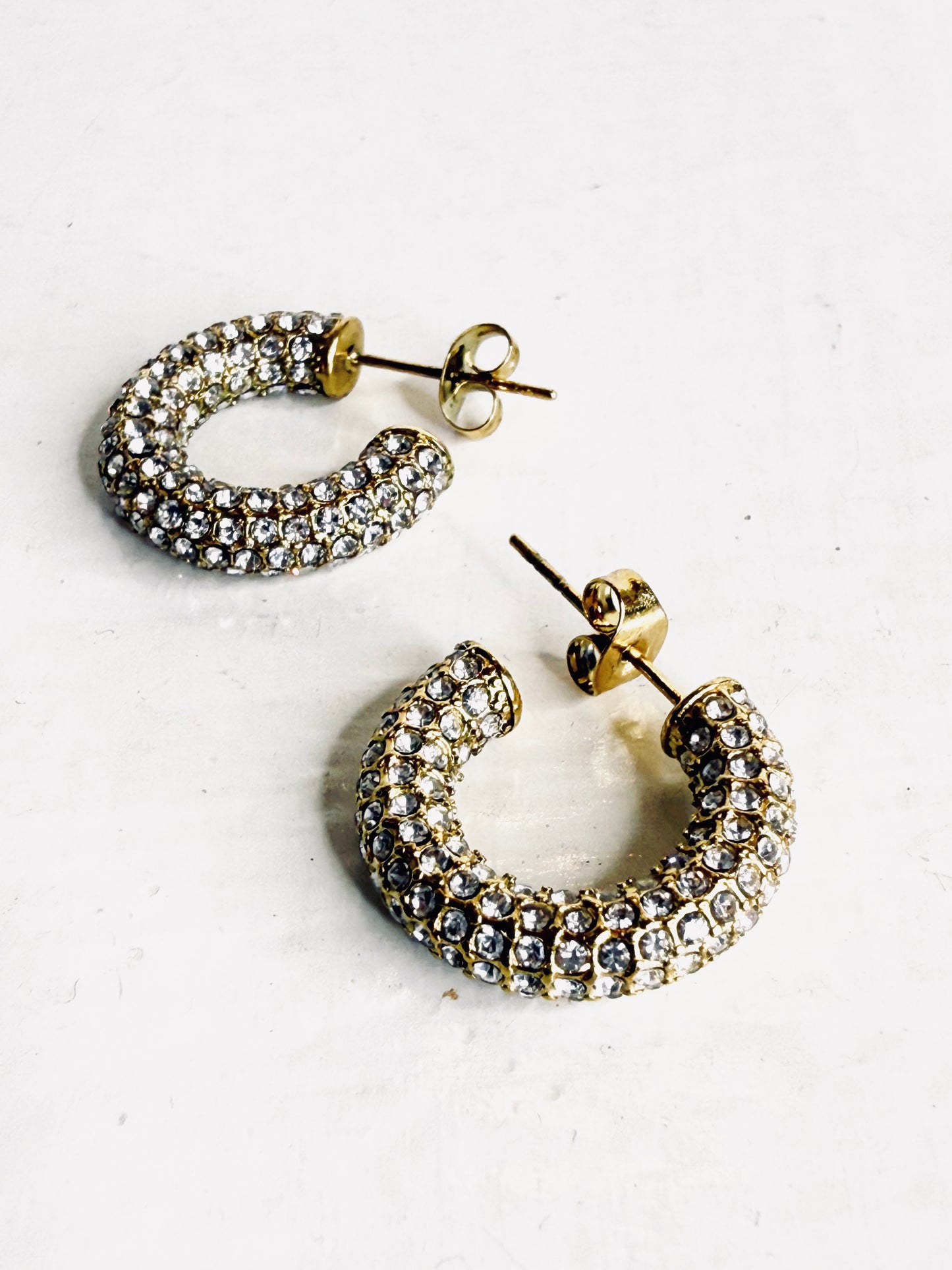 Orecchini cerchietti e strass