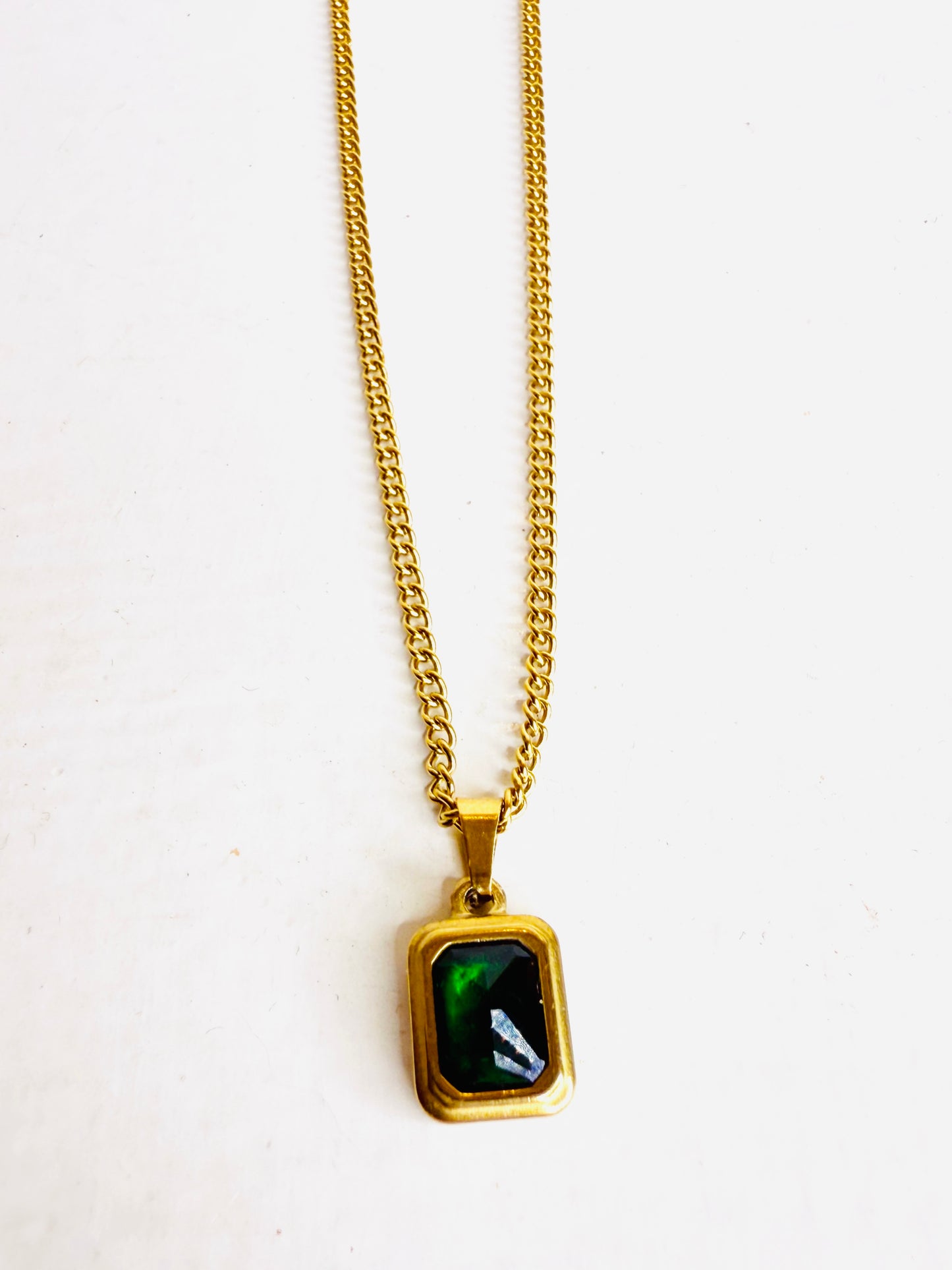 Collana con pietra smeraldo