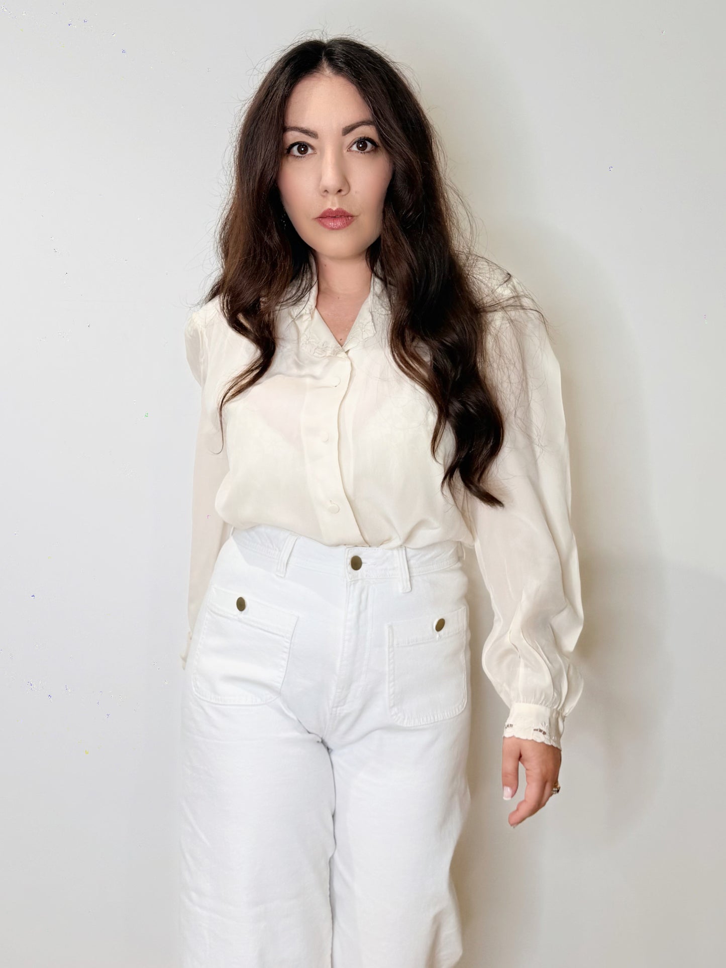 Camicia in pura seta ricamata a mano
