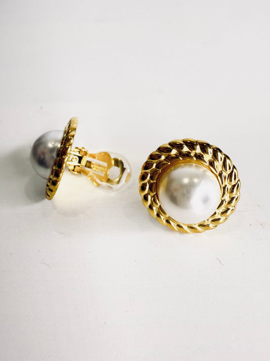 Orecchini bottoni con perla e clip