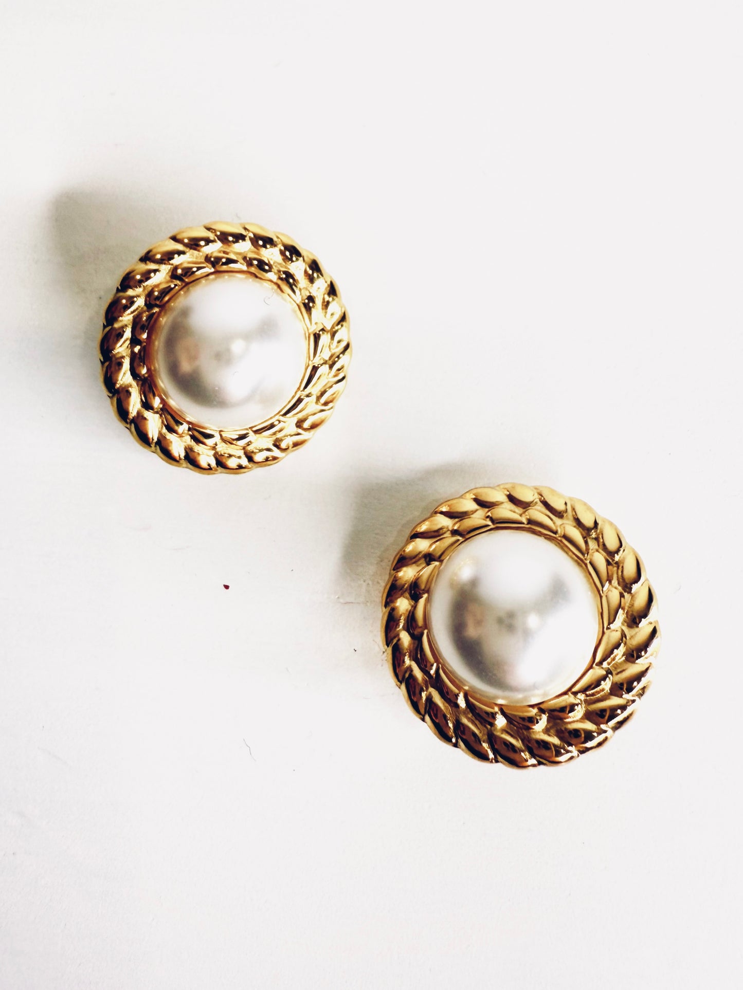 Orecchini bottoni con perla e clip