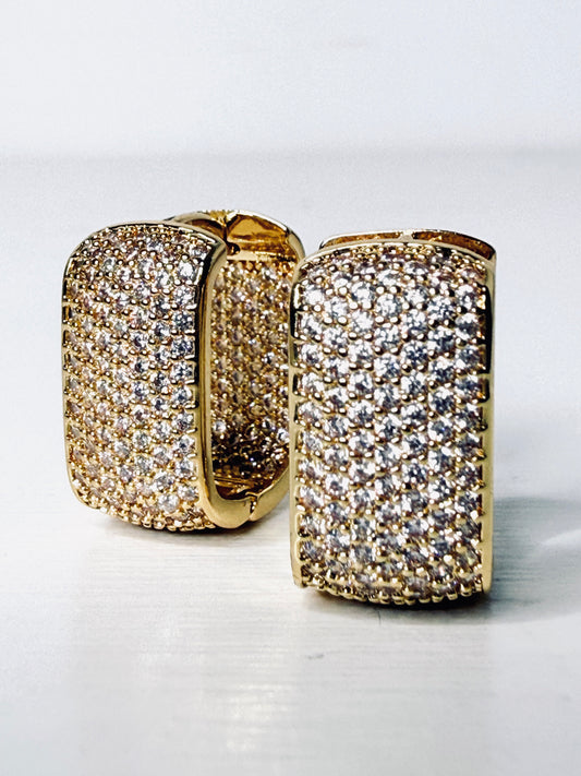 Orecchini rettangolari con pavè gold