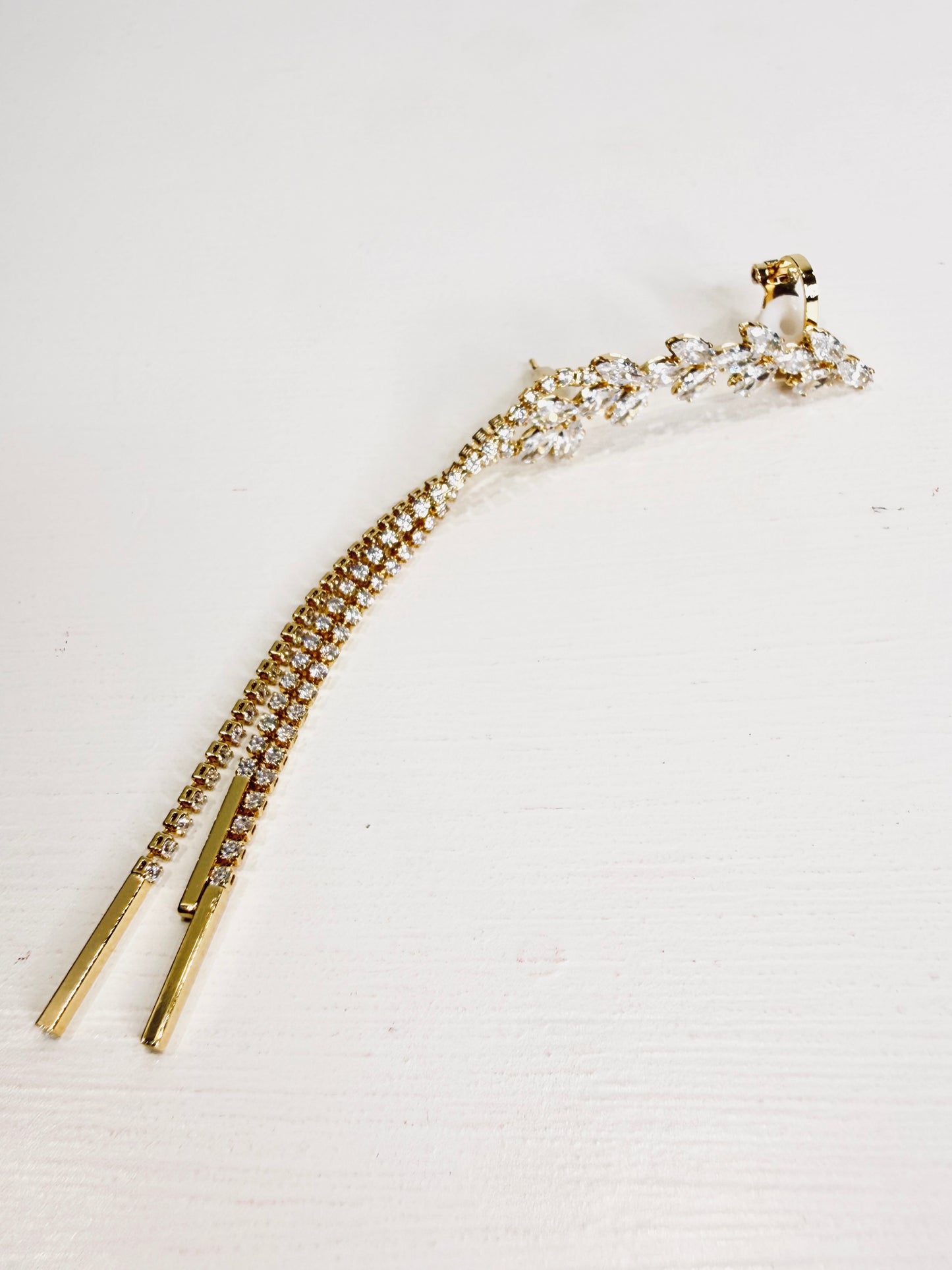 Mono orecchino con strass e pendenti