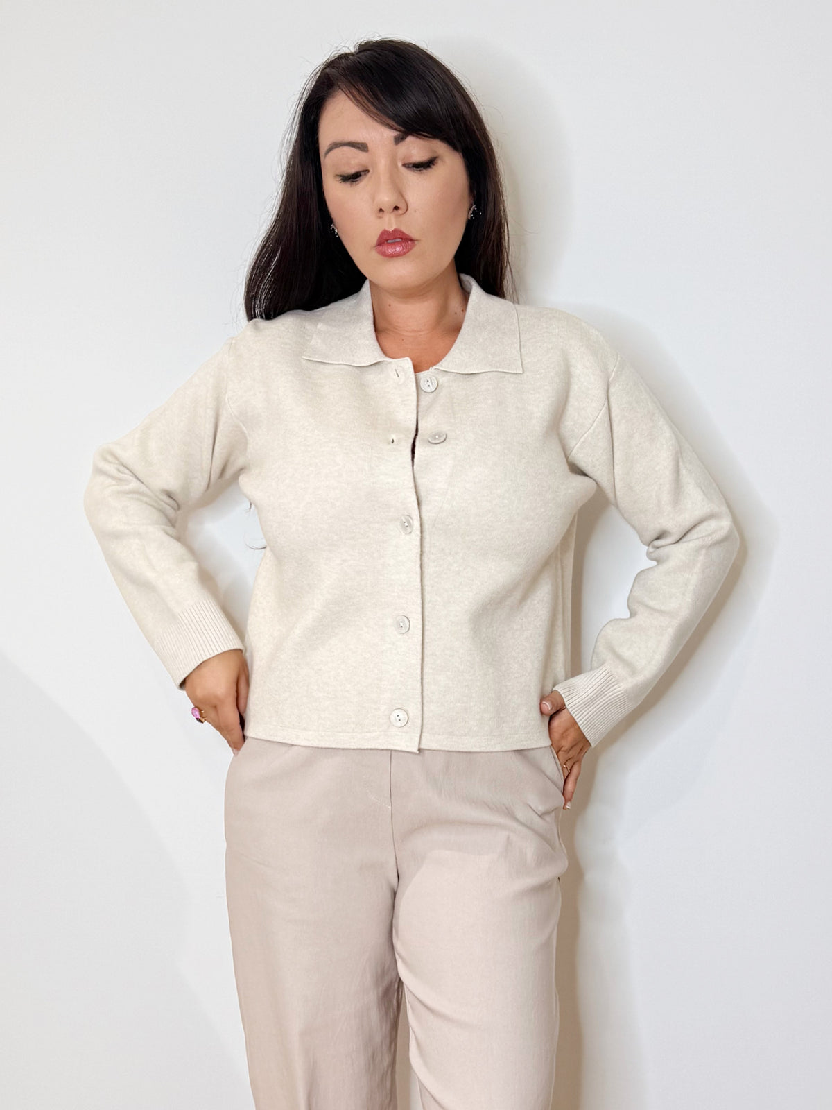 Cardigan con colletto polo panna