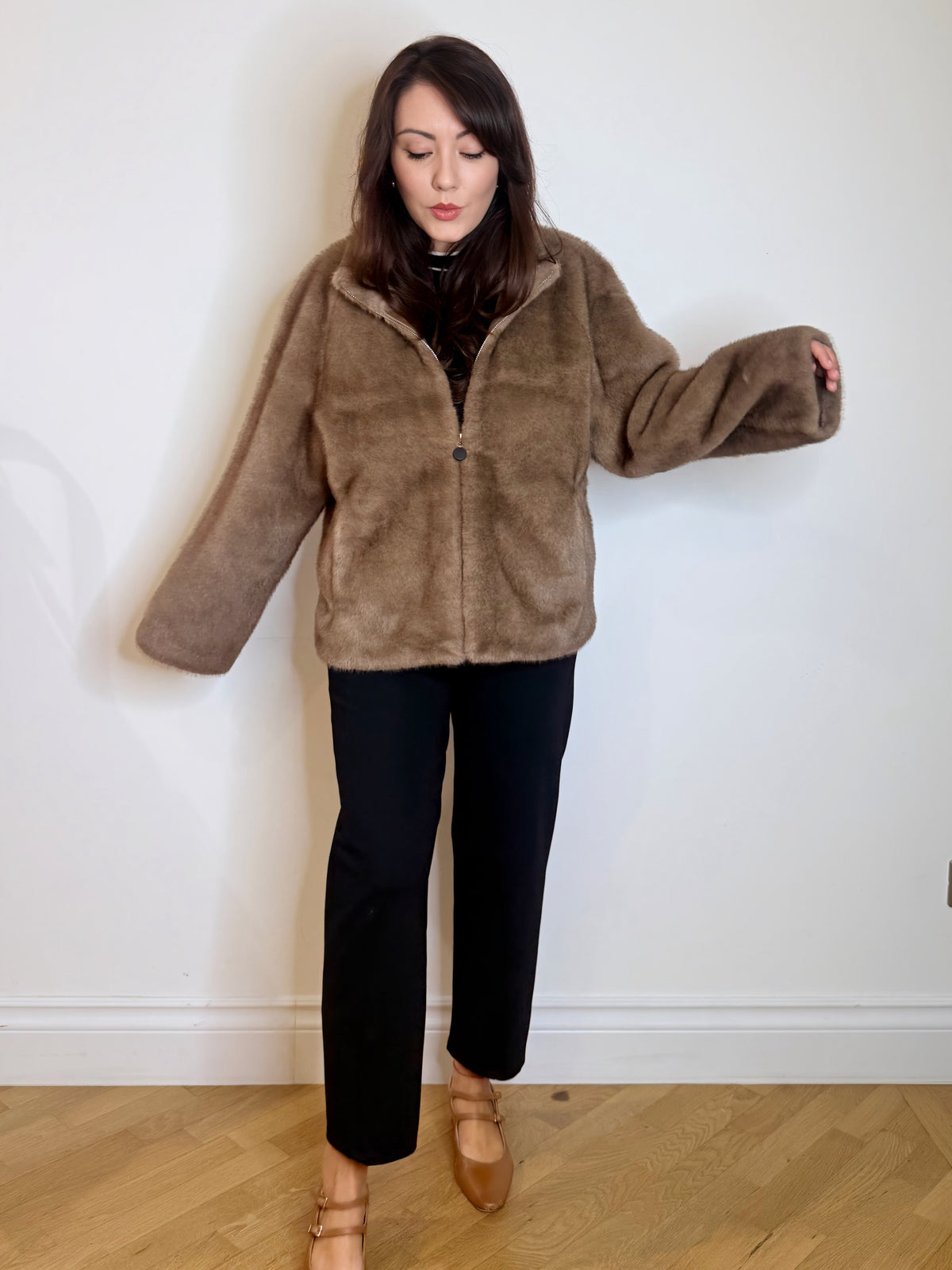 Eco pelliccia corta nocciola con zip