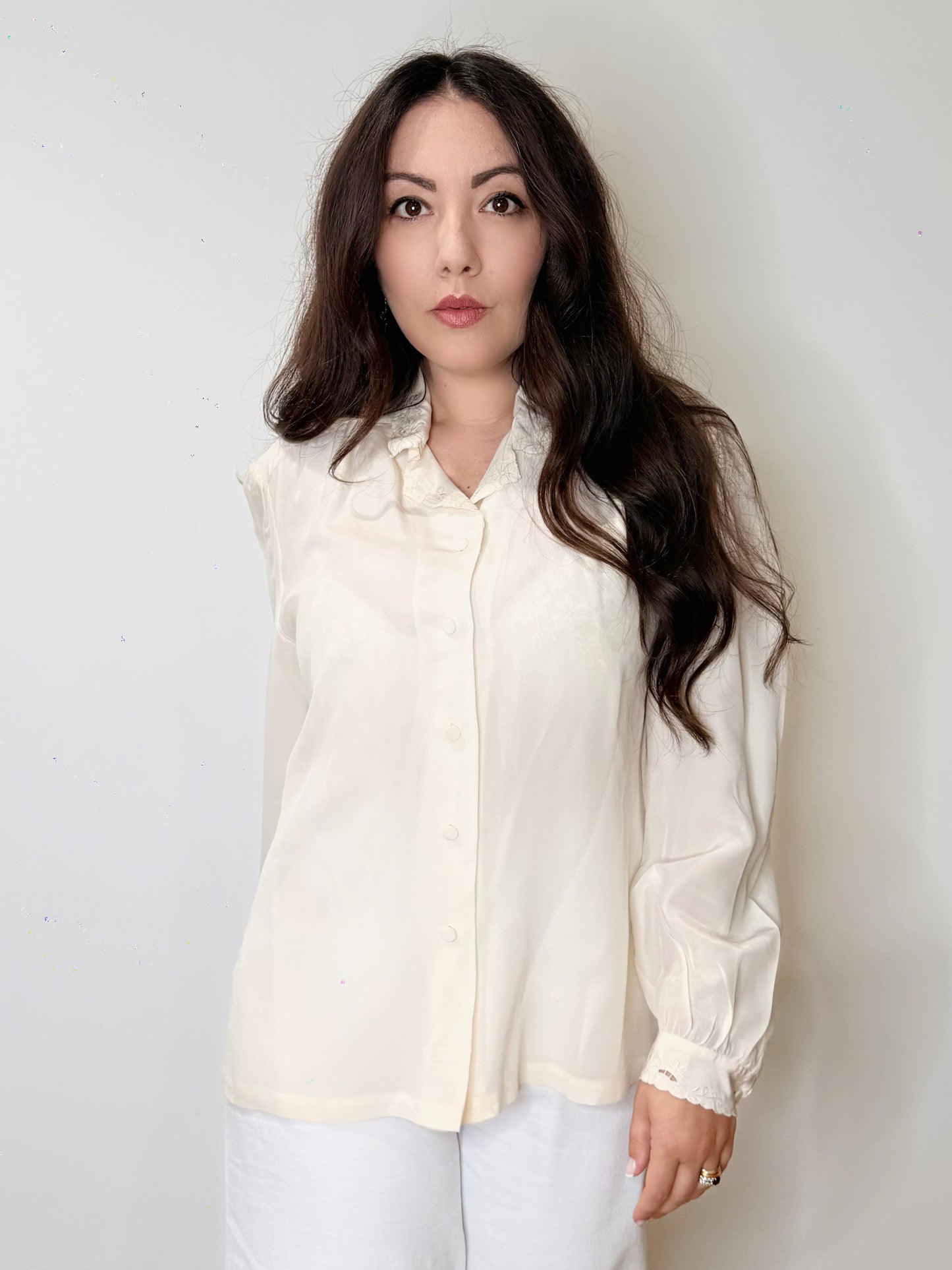 Camicia in pura seta ricamata a mano