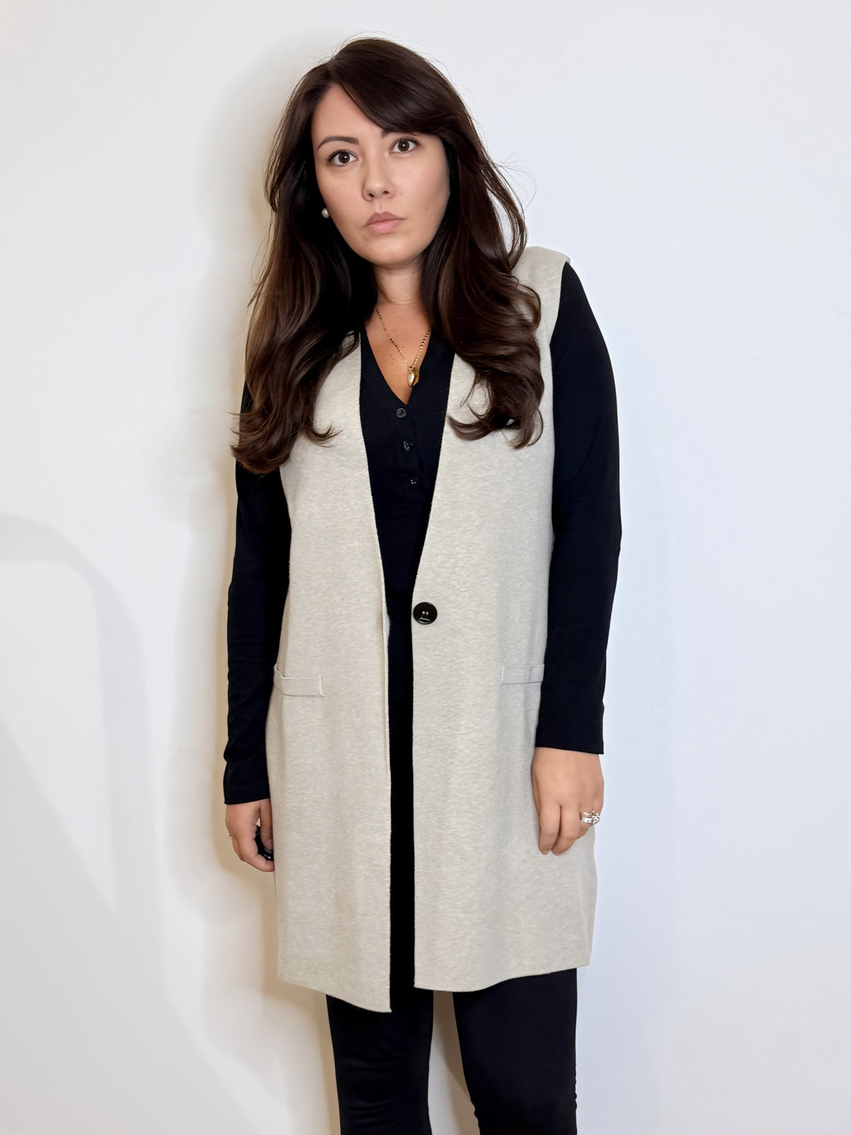 Gilet lungo in maglia sabbia