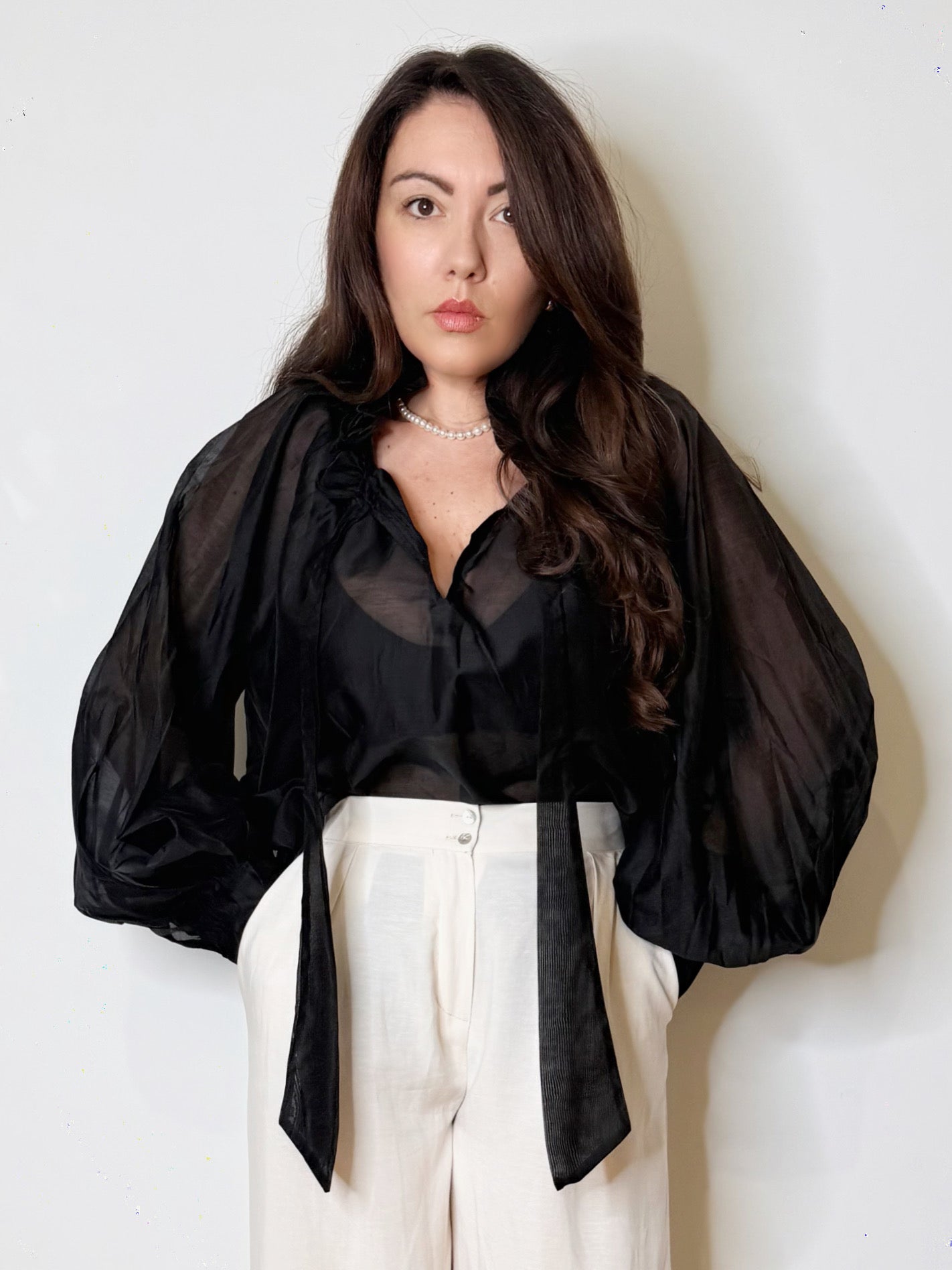Blusa nera in seta