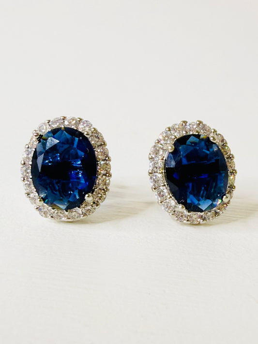 Orecchini ovali blu zaffiro