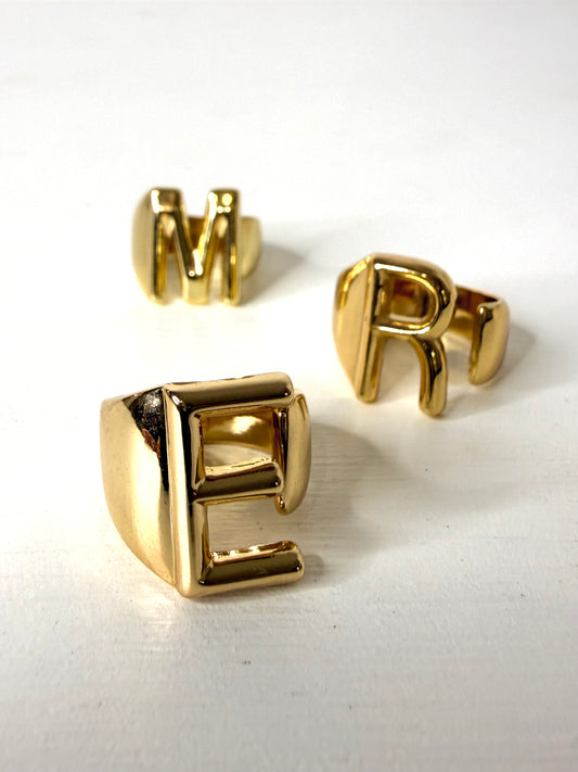 Anello lettera bold