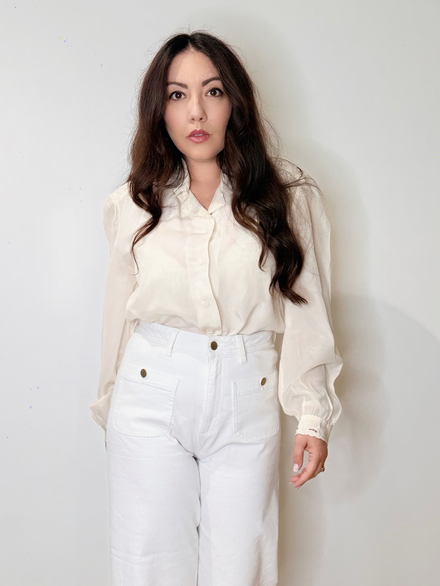 Camicia in pura seta ricamata a mano