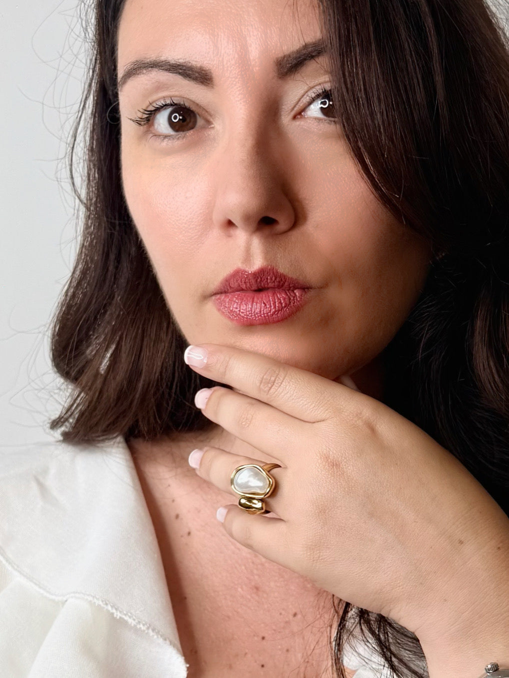 Anello perla asimmetrica