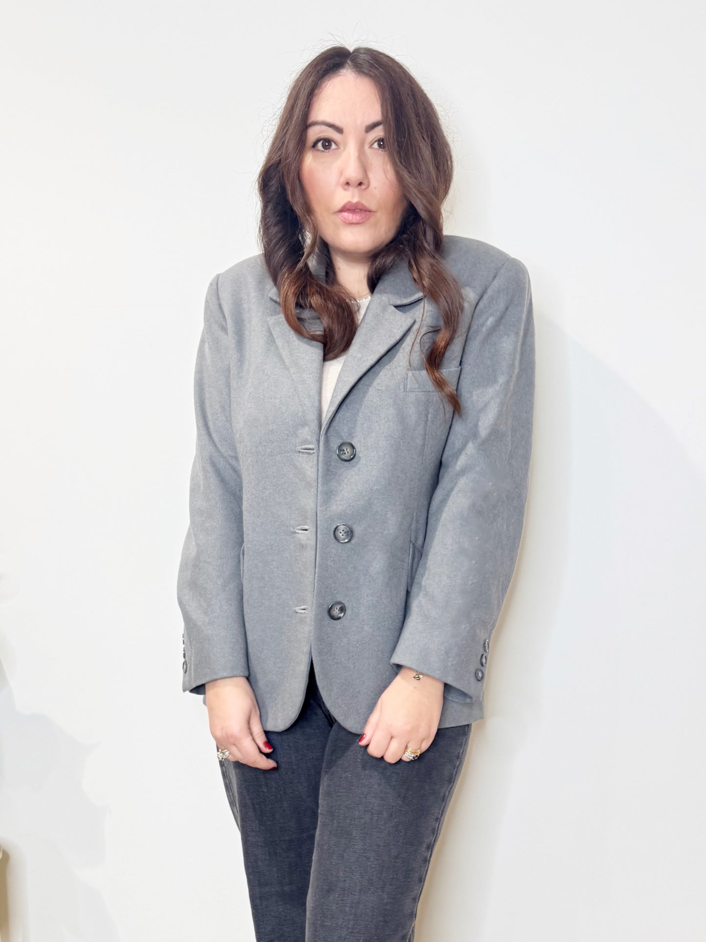 Giacca grigia dritta