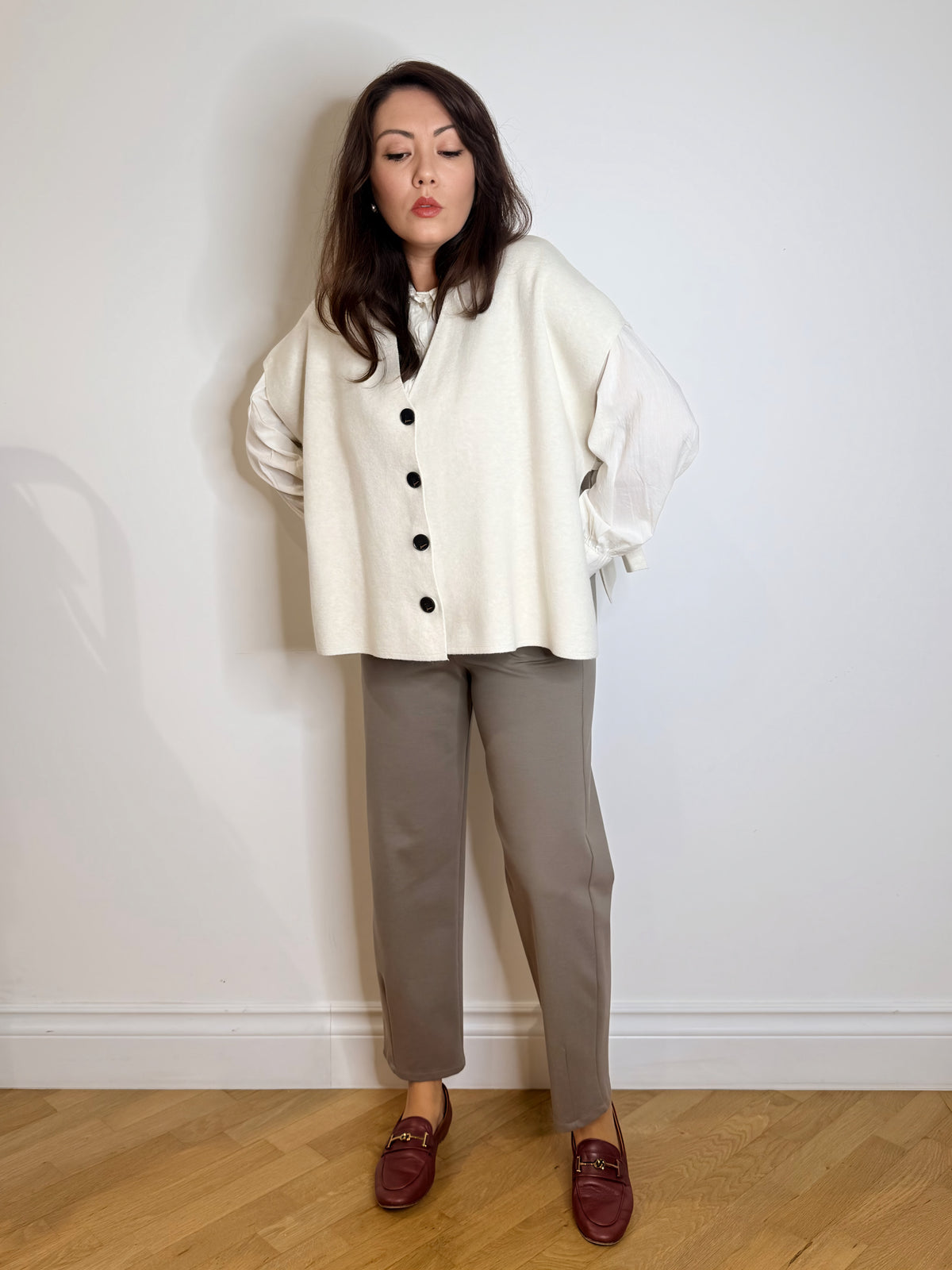 Pantalone barrel in punto Milano tortora