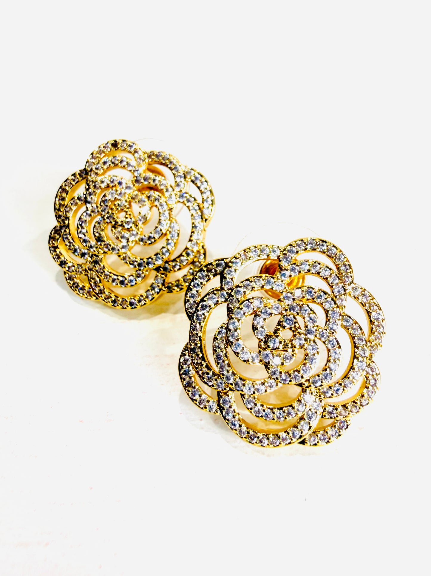 Orecchini camelia gold