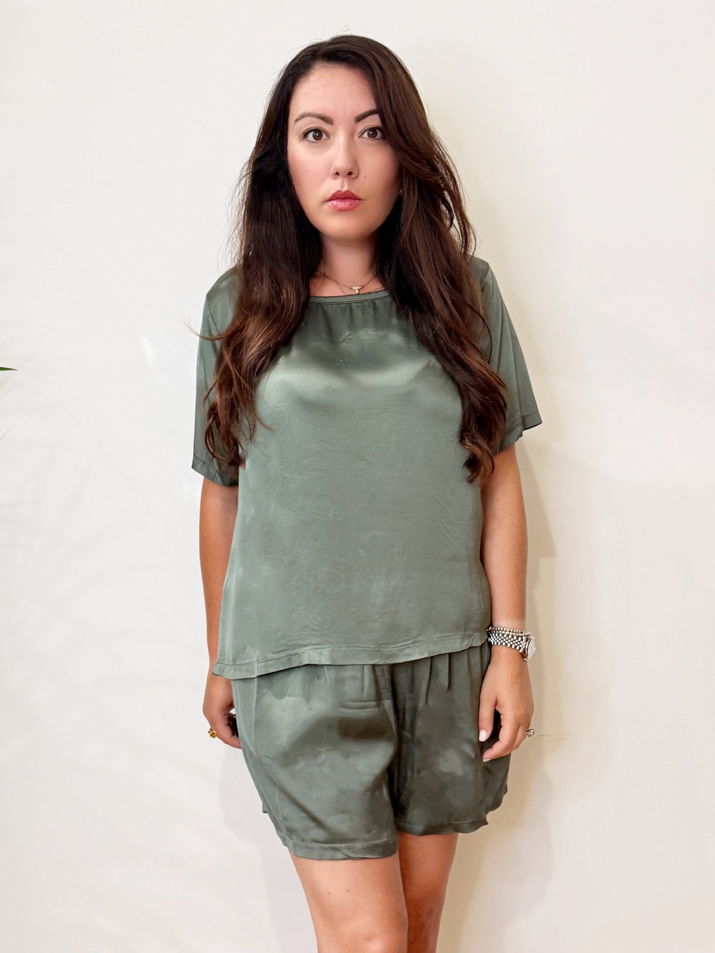 T-shirt in viscosa effetto seta