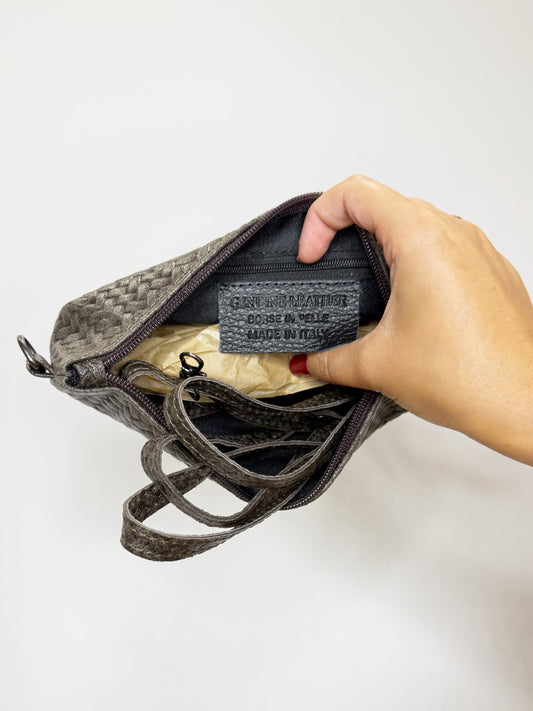 Pochette in pelle intrecciata verde