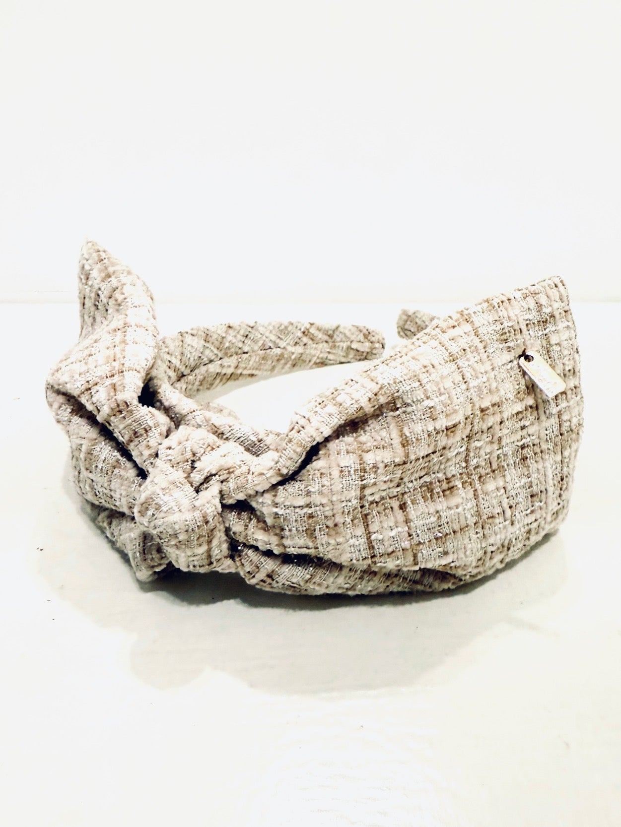 Cerchietto bon ton in tweed beige