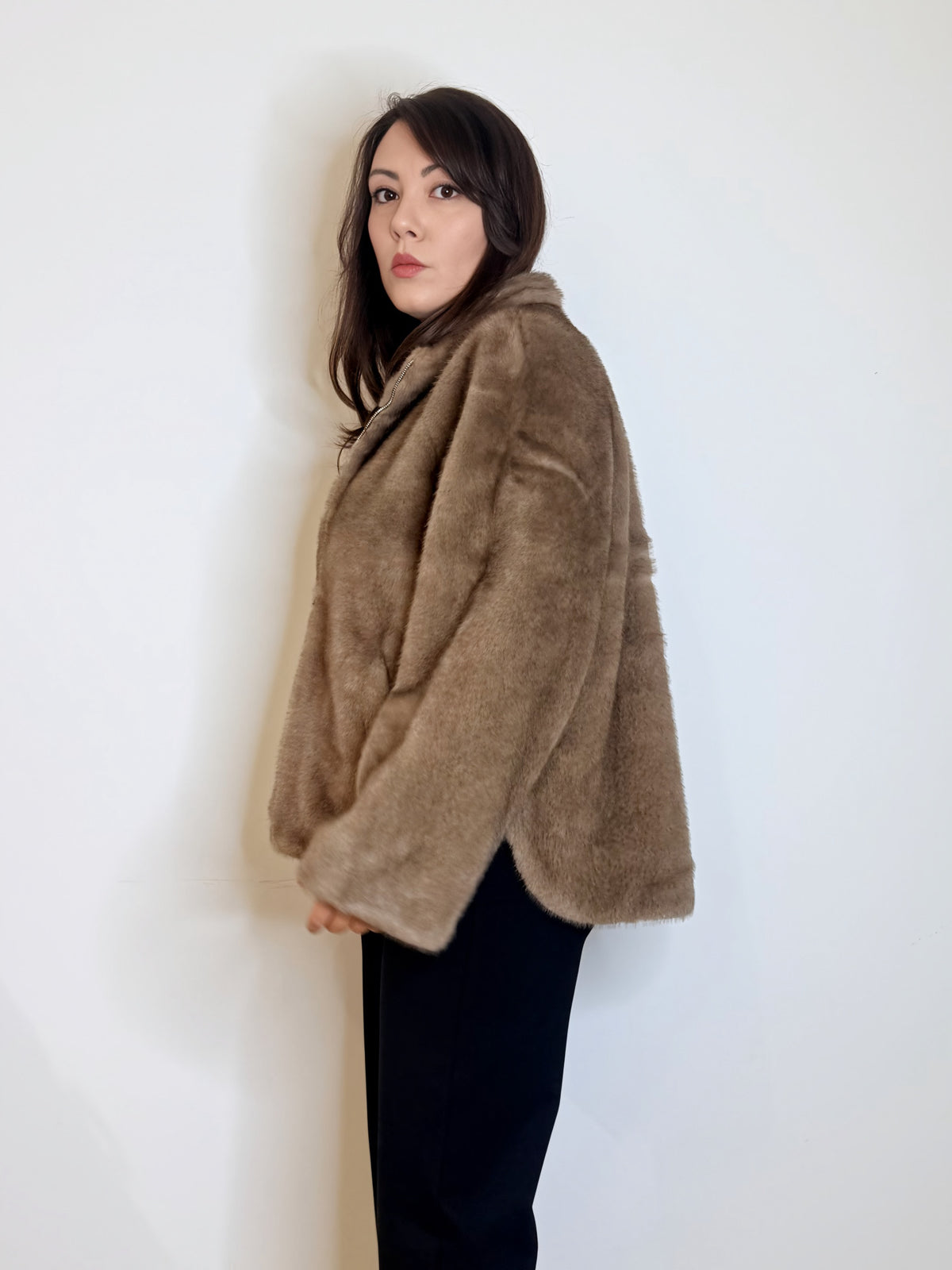 Eco pelliccia corta nocciola con zip