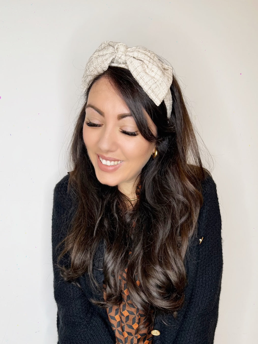 Cerchietto bon ton in tweed beige