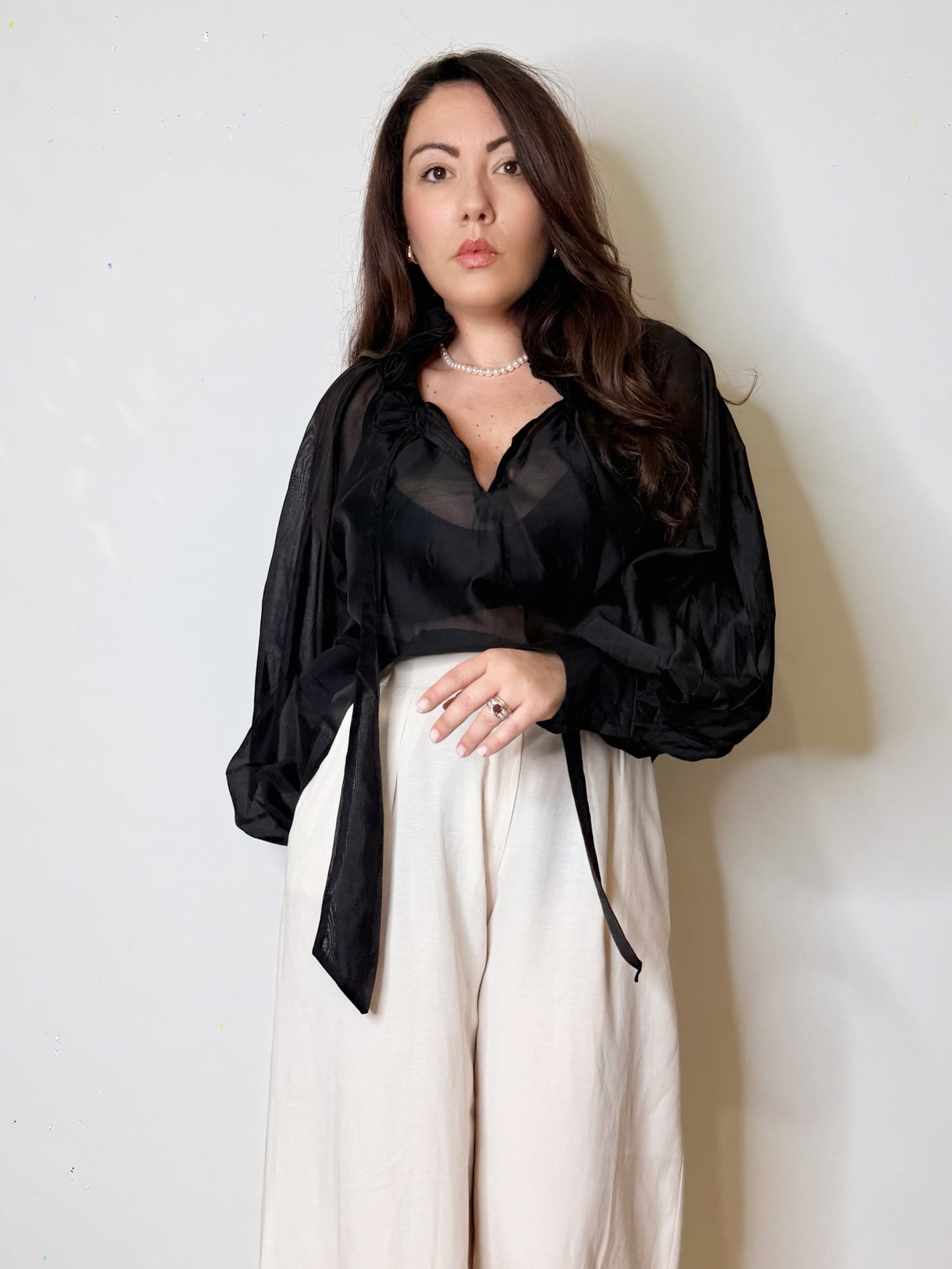 Blusa nera in seta