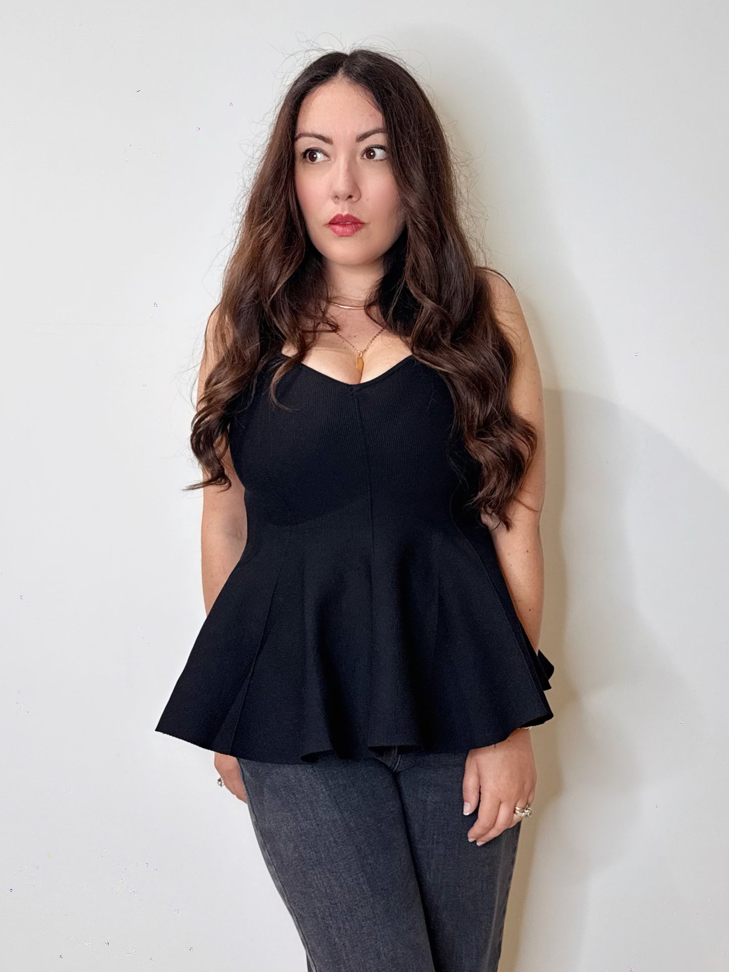 Top sagomato nero