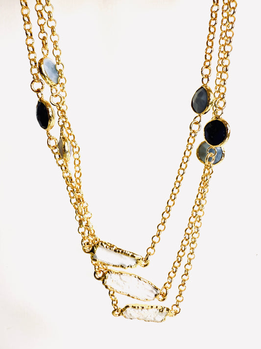 Collana con ametiste, opali e perle