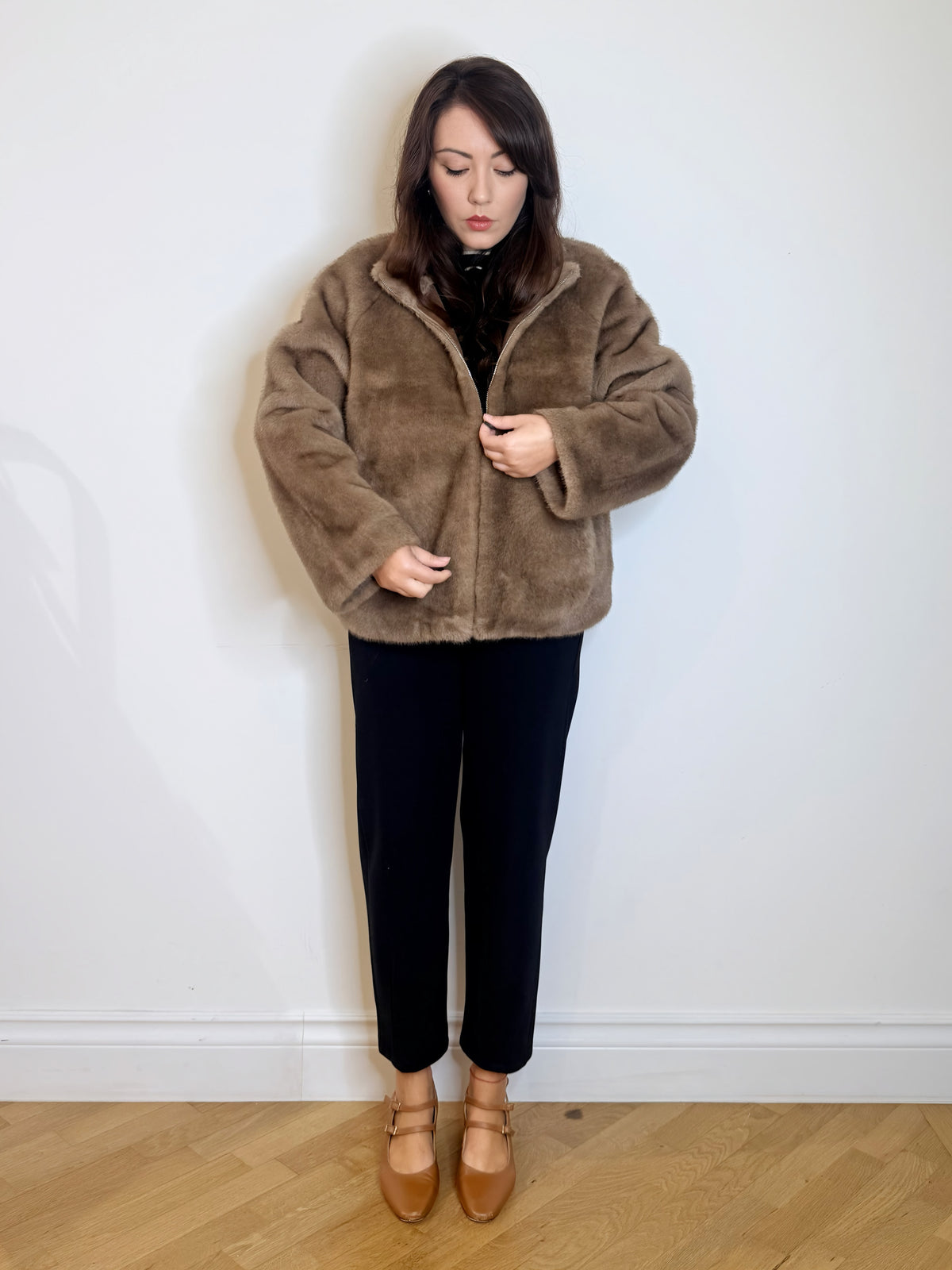 Eco pelliccia corta nocciola con zip