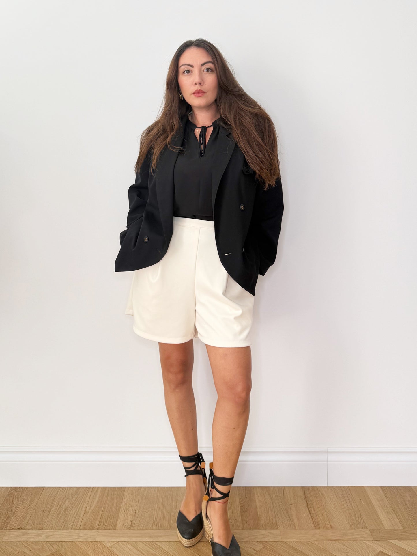 Shorts avorio La Poetessa