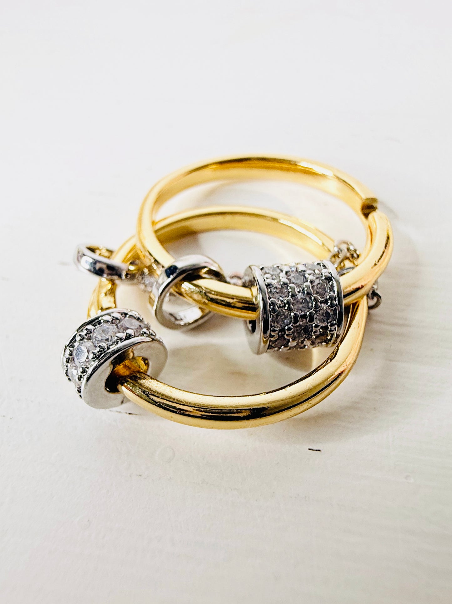 Anello doppia fascia con catena