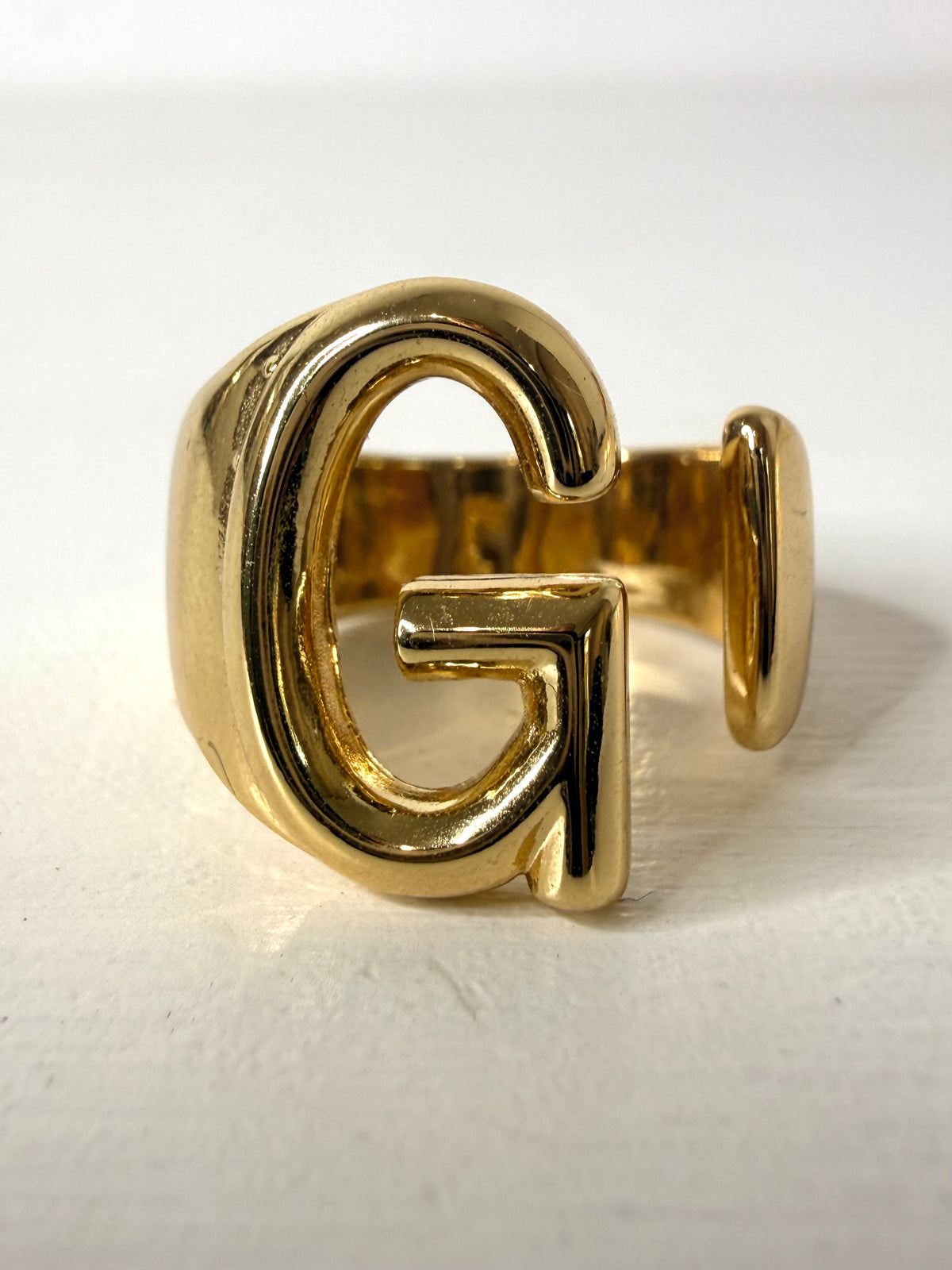 Anello lettera bold
