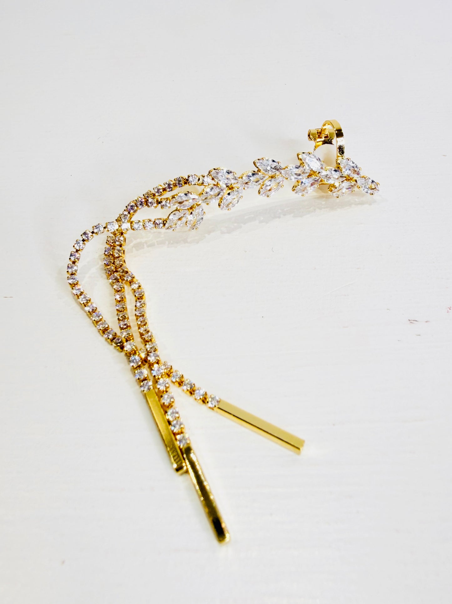 Mono orecchino con strass e pendenti