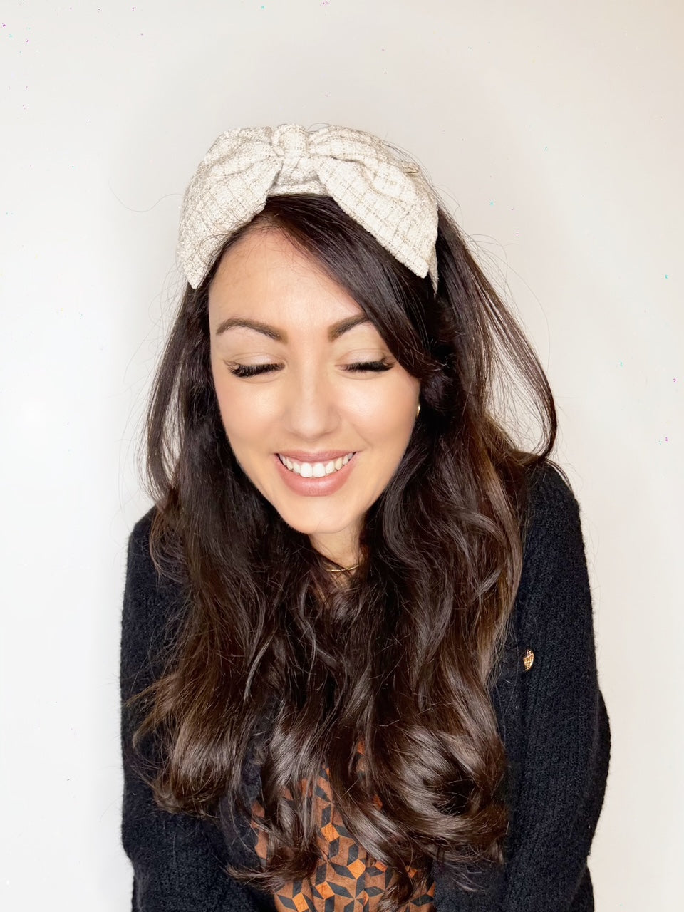 Cerchietto bon ton in tweed beige