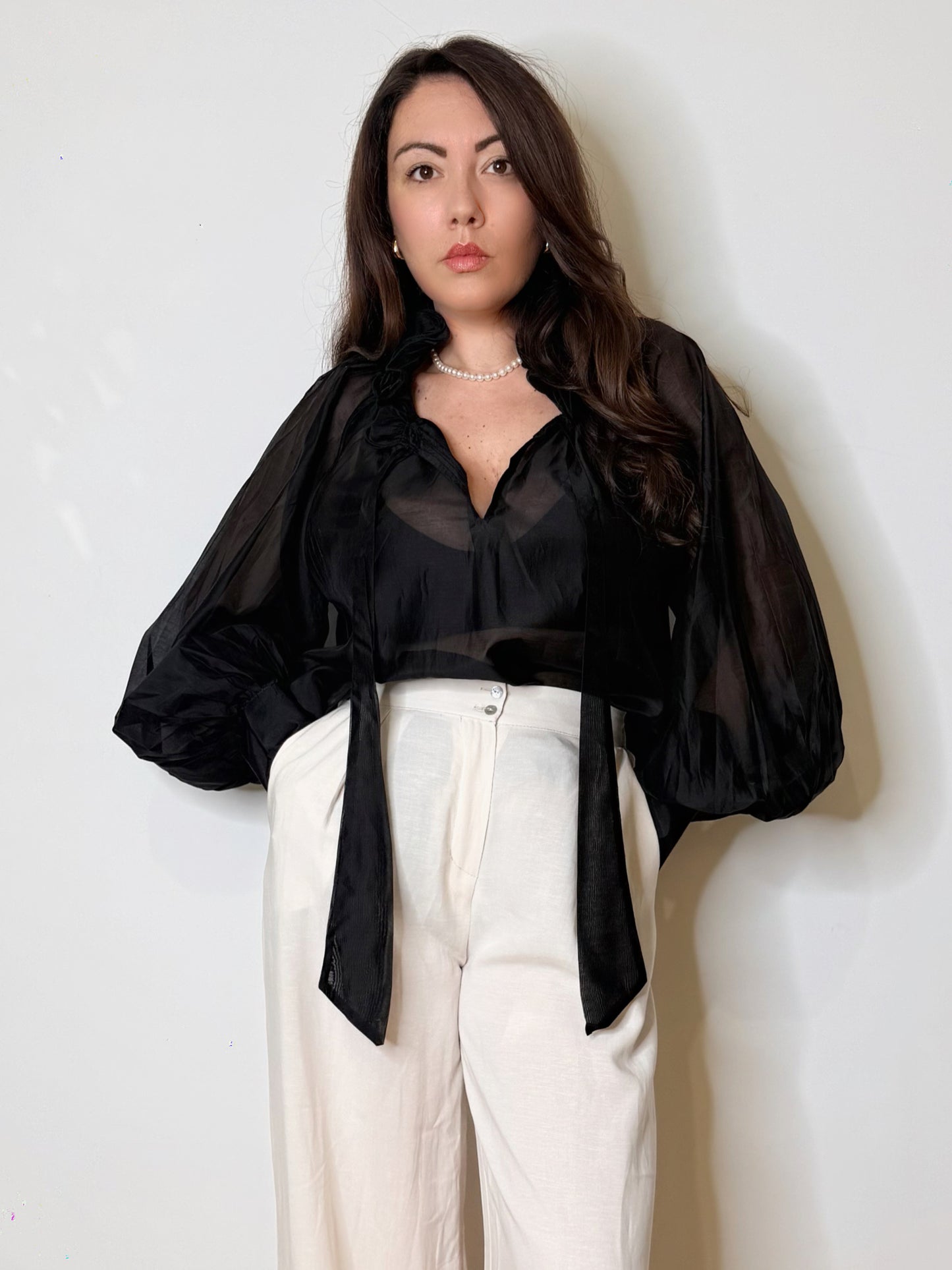 Blusa nera in seta