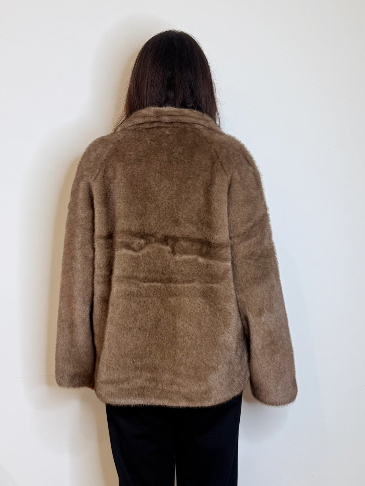 Eco pelliccia corta nocciola con zip