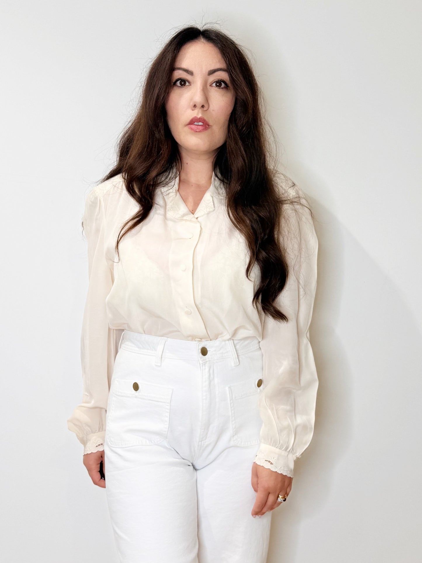 Camicia in pura seta ricamata a mano