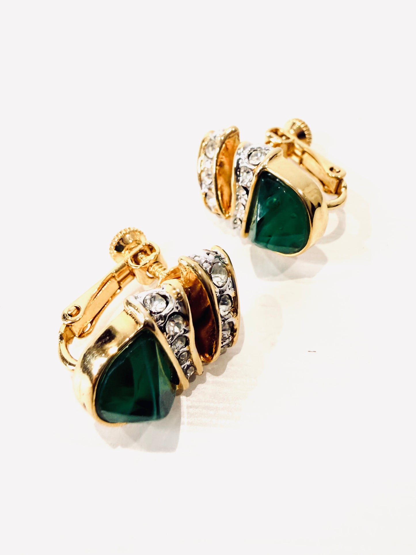 Orecchini vintage con gemma verde