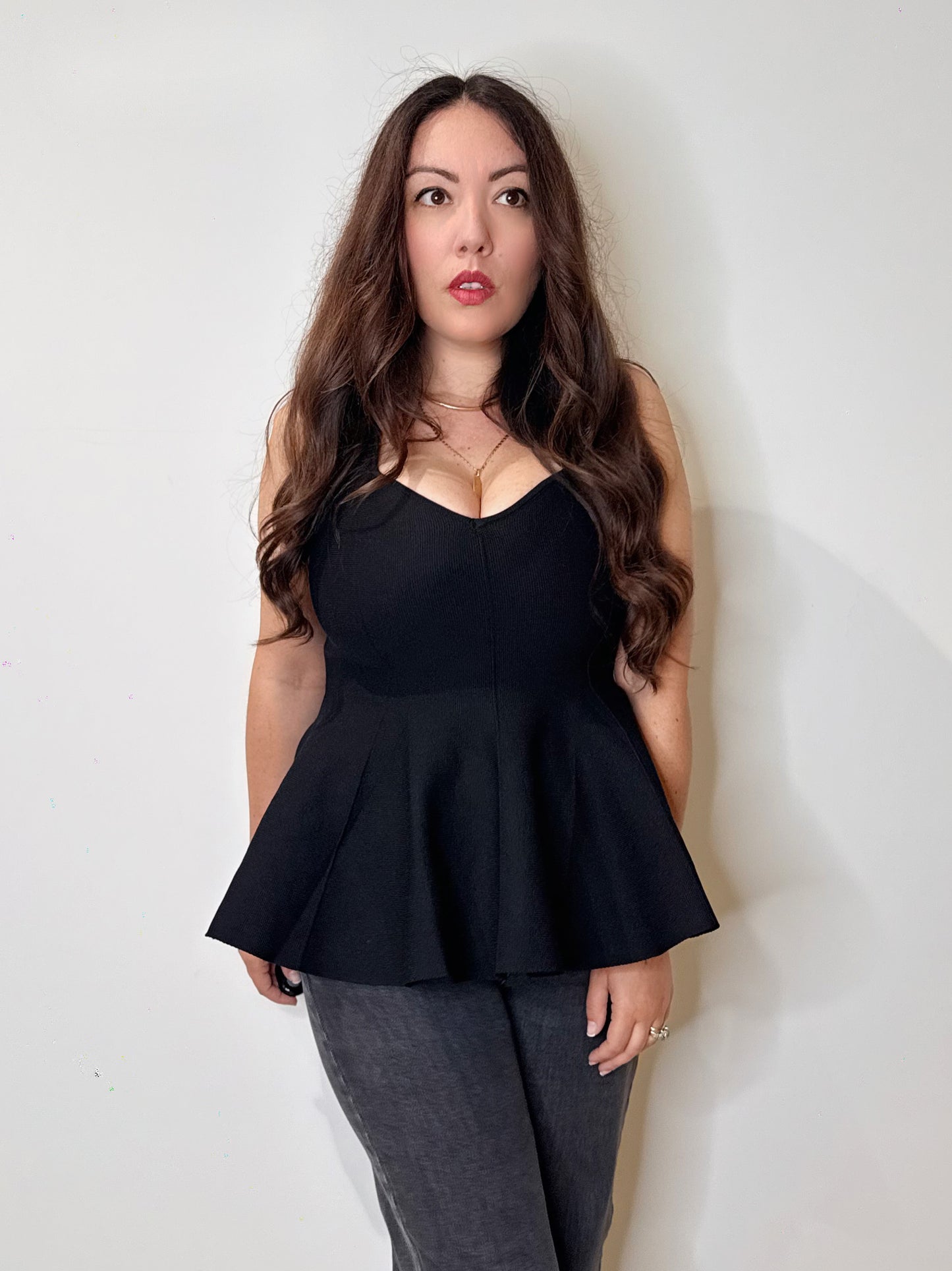 Top sagomato nero