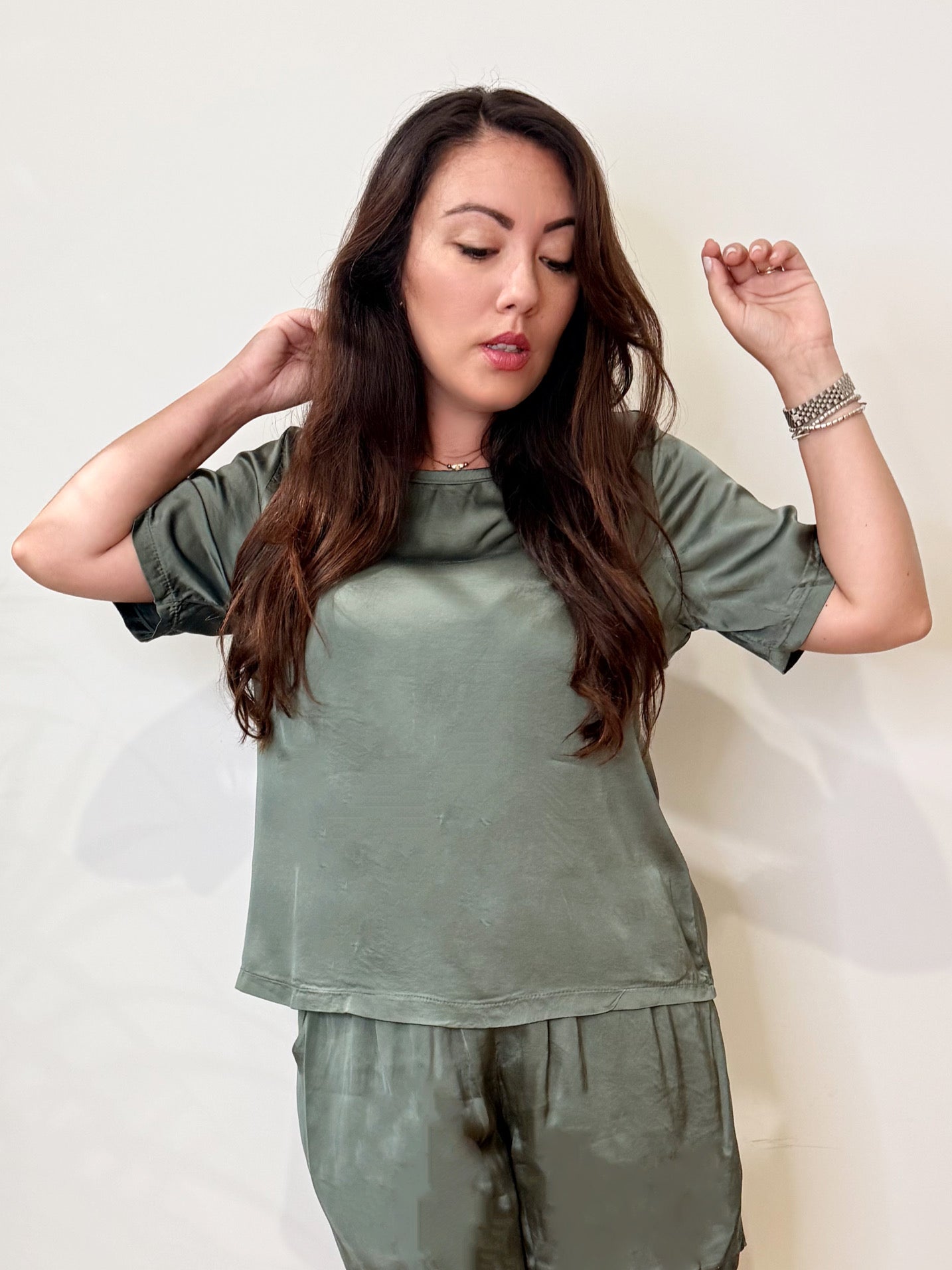 T-shirt in viscosa effetto seta